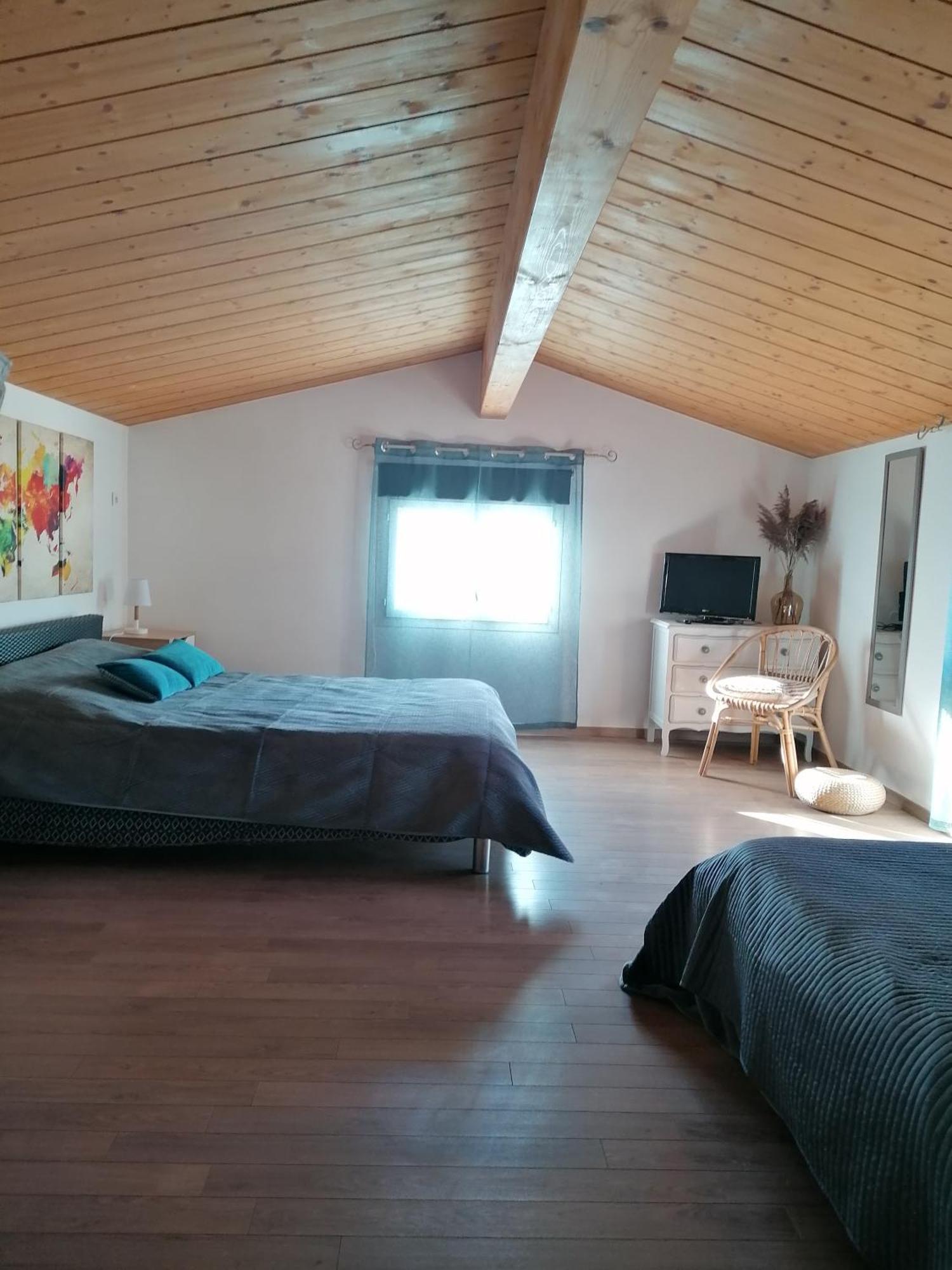 Chambre Familiale "Le Pecher" Saillans  Room photo